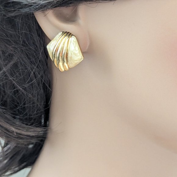 1970s Earrings Cream and Gold Enamel Art are for Pierced Post Gold plated Cute - Picture 6 of 13